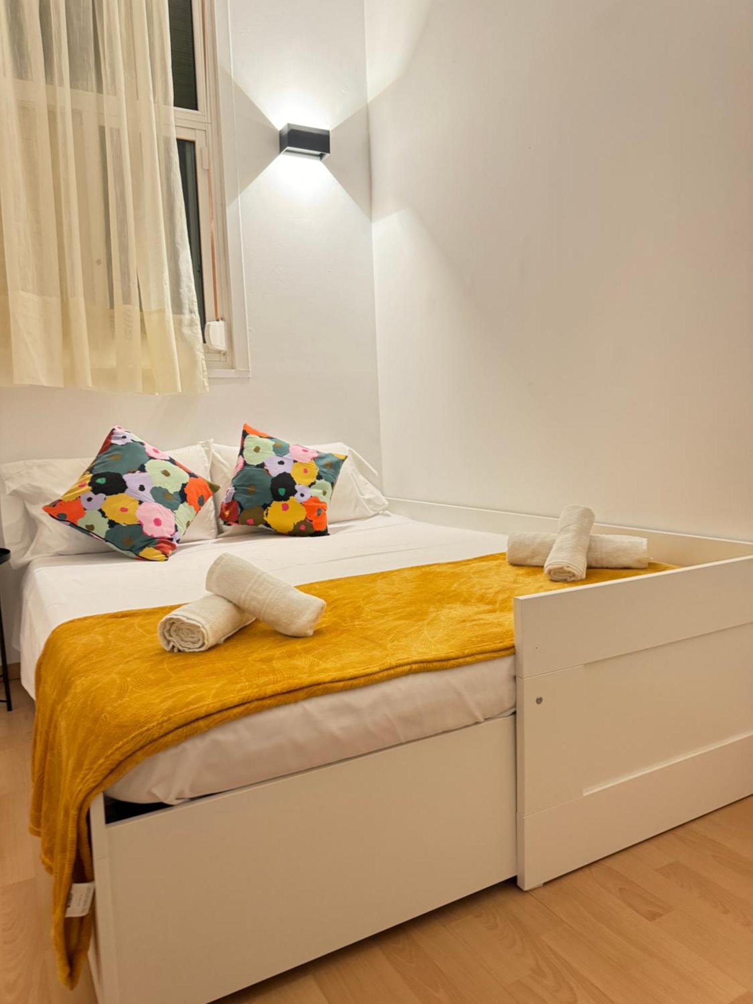 Pamis Apartament Sants, Barcelona Buitenkant foto